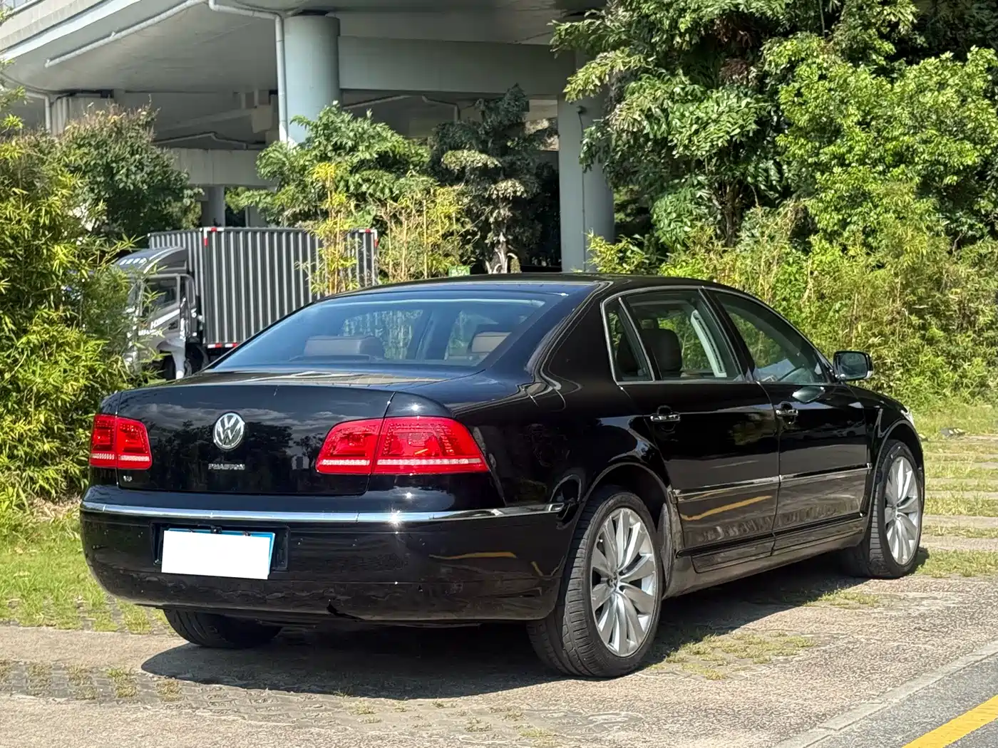 Volkswagen Phaeton 2010 2011 3.6L V6 4-seat Long Wheelbase Individual