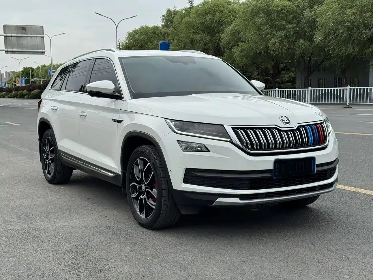 Škoda Kodiaq 2019 Facelift TSI330 7-Seater 2WD Luxury Premium Edition China V фото 3