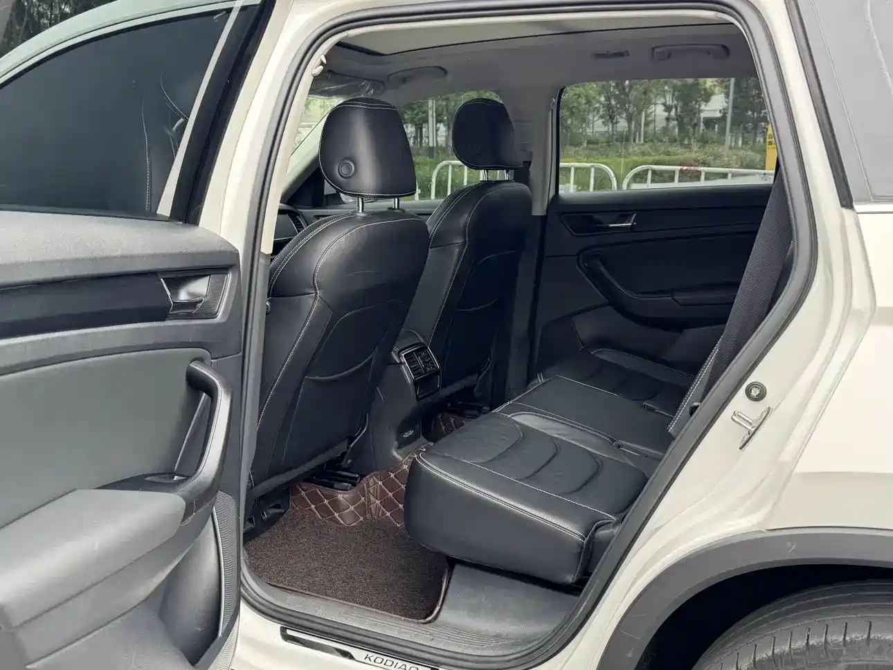 Škoda Kodiaq 2019 Facelift TSI330 7-Seater 2WD Luxury Premium Edition China V фото 11
