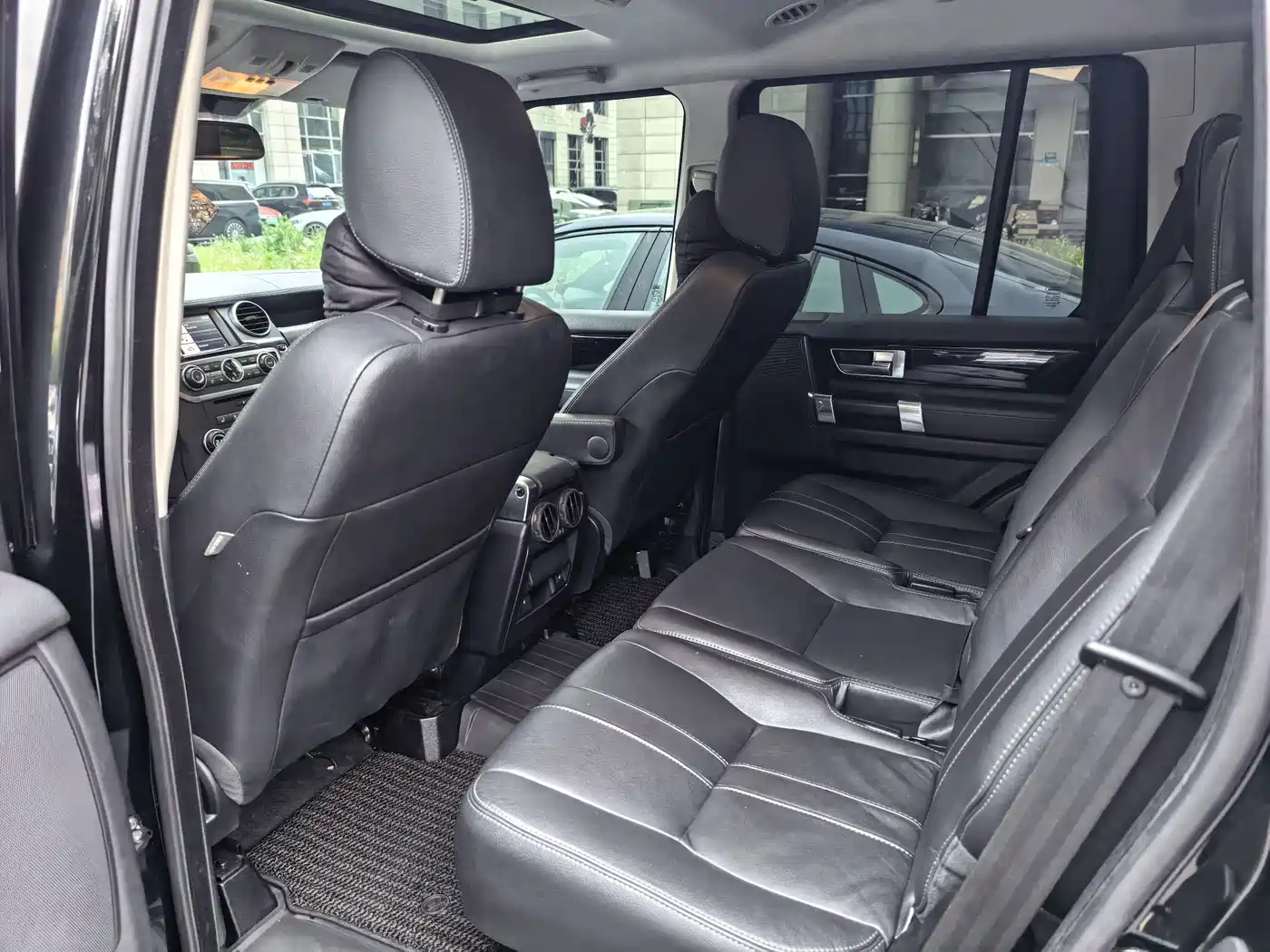 Land Rover Discovery 2016 3.0 SC V6 HSE фото 11