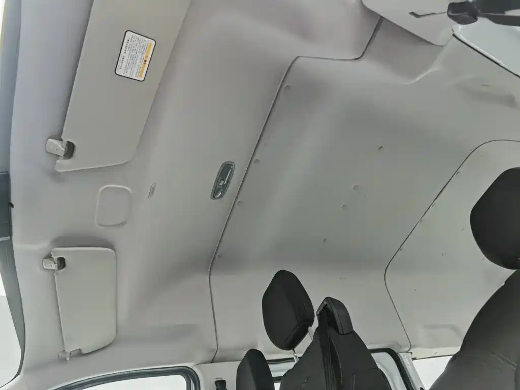 Ford Transit 2024 2023 Model 2.0T Diesel Manual Multi-Purpose Commercial Vehicle Medium Wheelbase Medium Roof 5/6-Seater