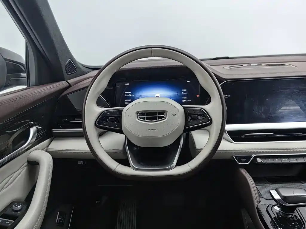 Фото 11 - Geely Xingyue L