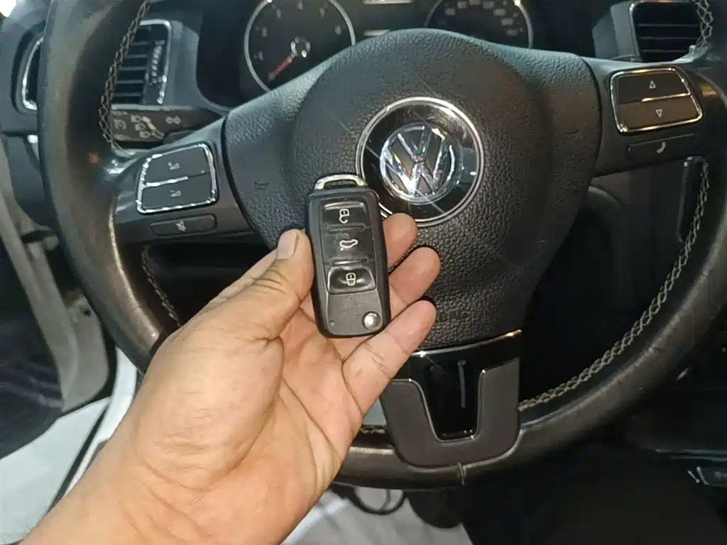 Volkswagen Gran Lavida 2014 1.6L Auto фото 9