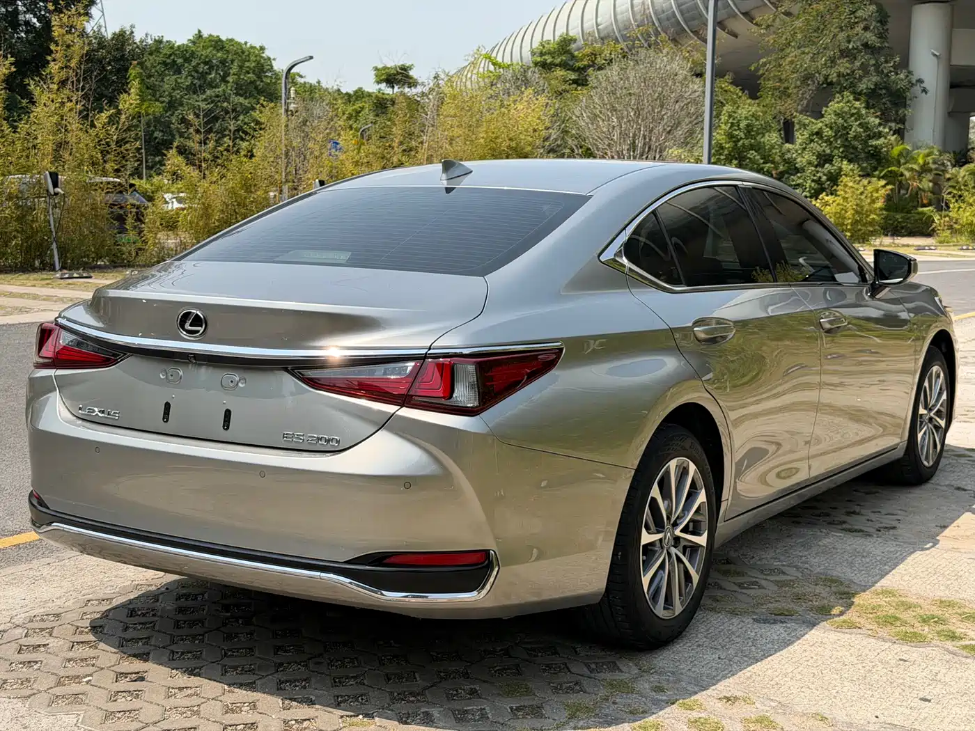 Lexus ES 2022 200 Excellence Edition фото 13
