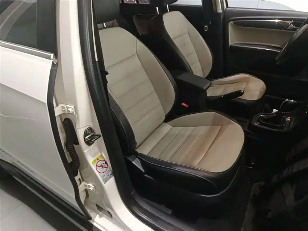 Volkswagen Gran Lavida 2014 1.6L Auto фото 25