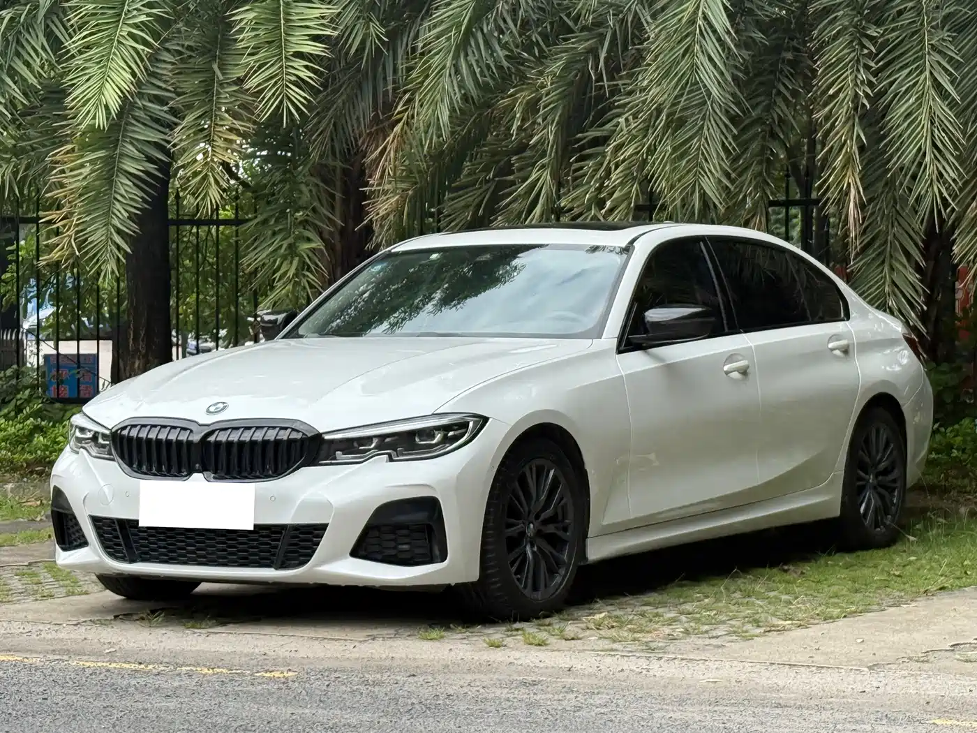 BMW 3 Series 2020 325Li M Sport Black Night Package