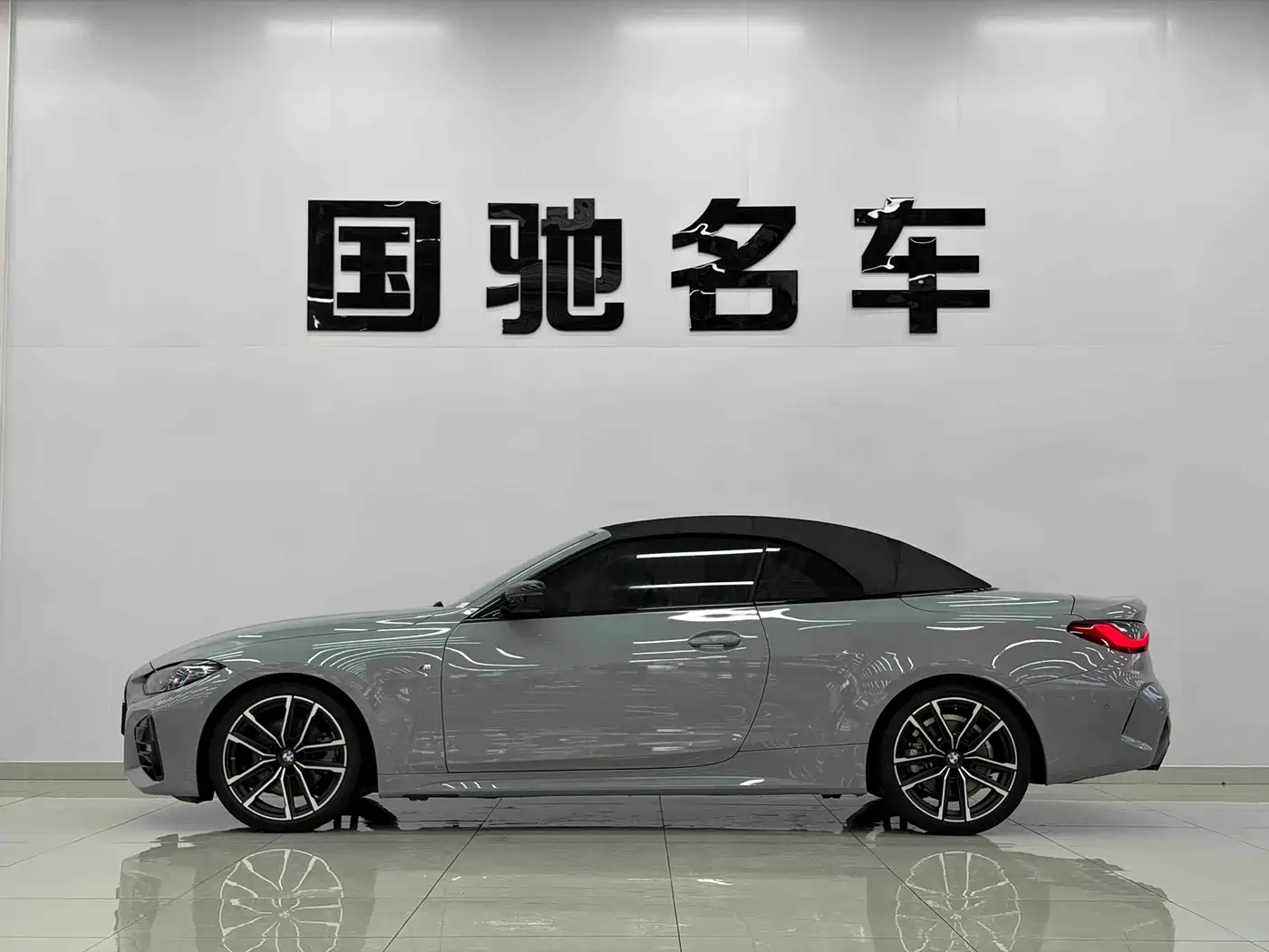 BMW 4 Series 2022 430i Convertible M Sport Shadow Night Package фото 4