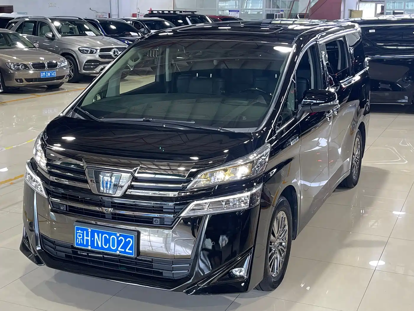 Toyota Vellfire 2023 Crown Hybrid 2.5L HV Luxury