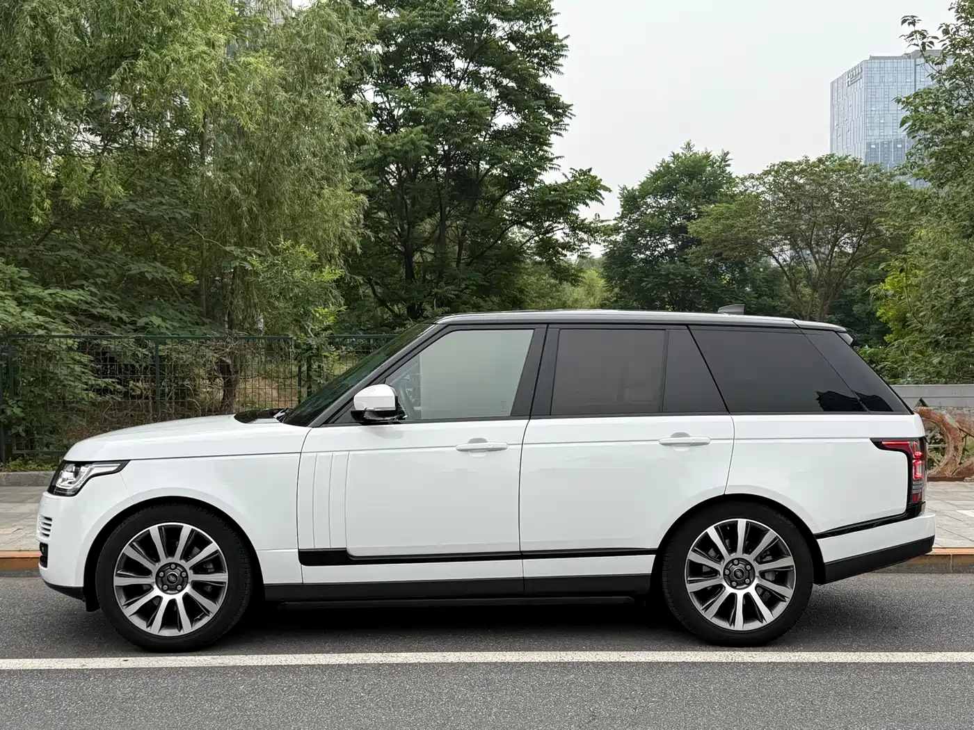 Land Rover Range Rover 2017 3.0 SC V6 Vogue фото 5