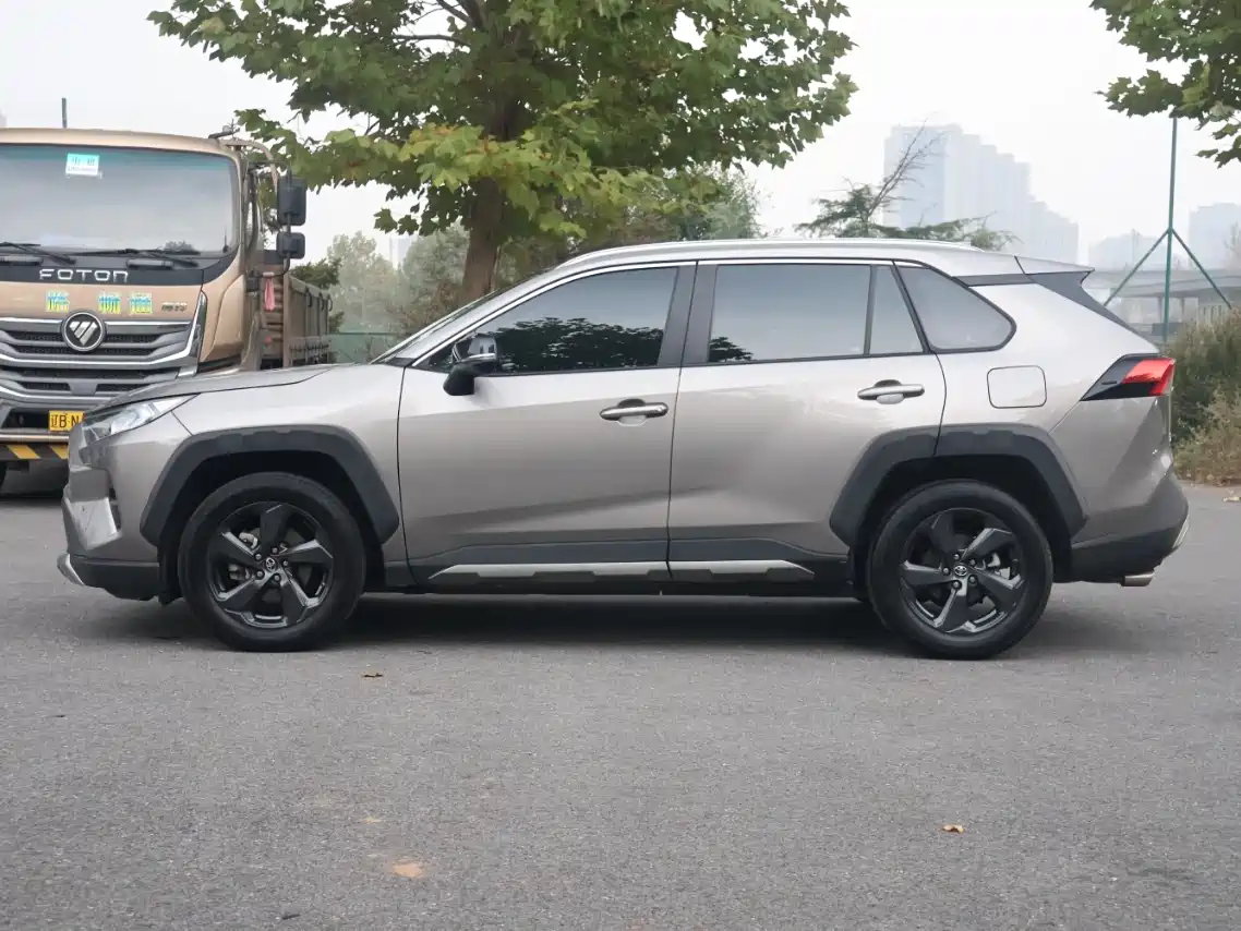 Toyota RAV4 Rongfang 2022 2.0L CVT 4WD Trend Edition фото 7