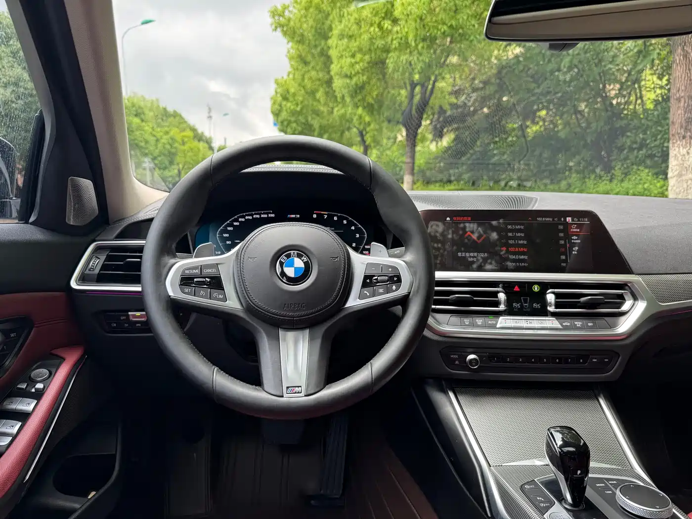 BMW 3 Series 2022 330i M Sport Shadow Edition фото 16