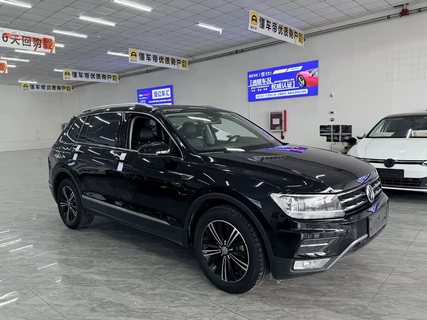 Volkswagen Tiguan L 2019 330TSI Automatic 2WD Panorama Comfort Edition China VI фото 7