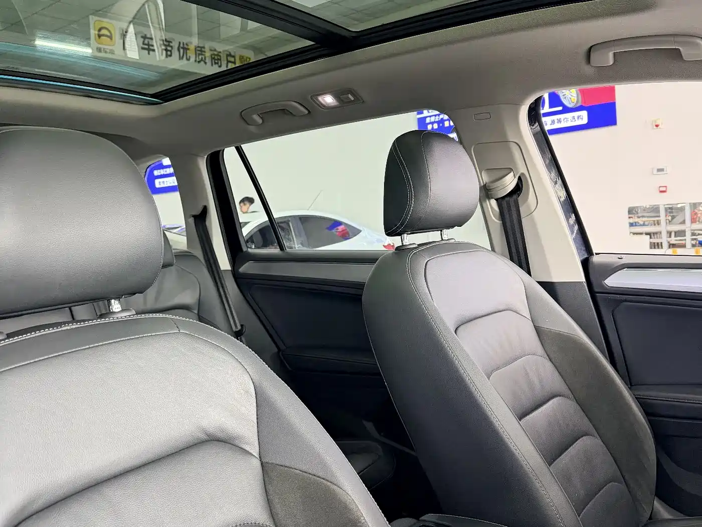 Volkswagen Tiguan L 2019 330TSI Automatic 2WD Panorama Comfort Edition China VI фото 27