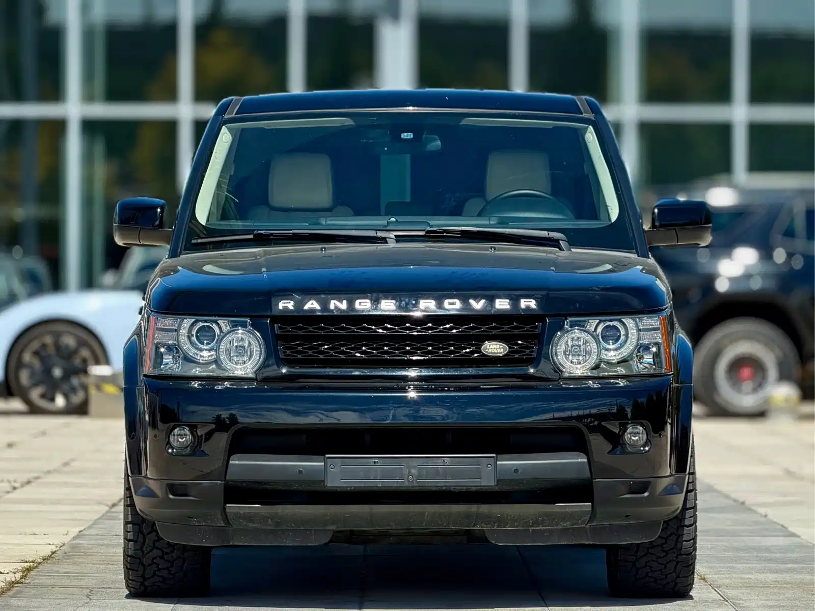 Photo 2 - Land Rover Range Rover Sport