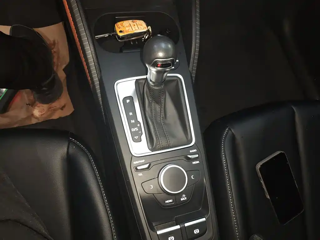 Audi Q2L 2018 35 TFSI Launch Exclusive Edition China VI фото 14