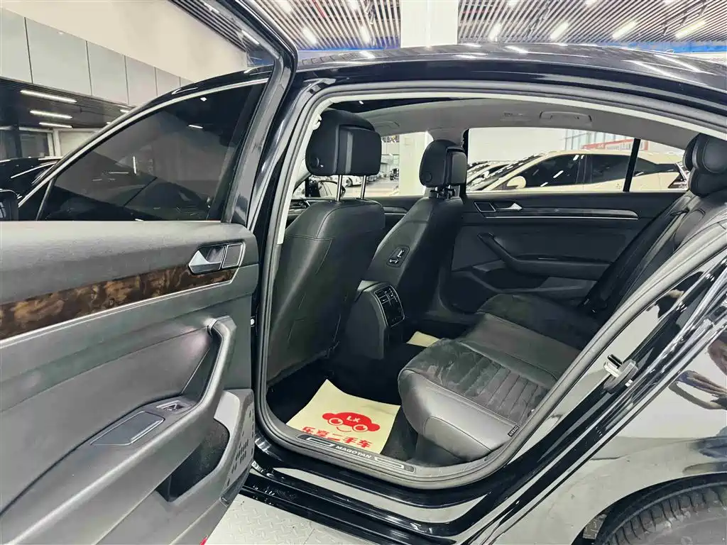 Volkswagen Magotan 2017 380TSI DSG Luxury фото 19