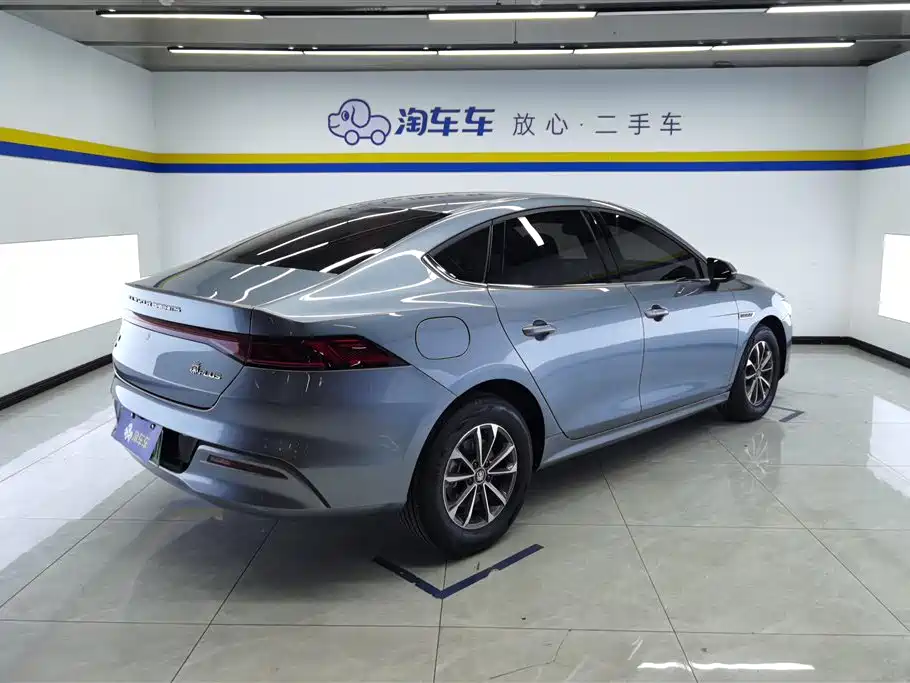 BYD Qin PLUS 2023 Champion Edition DM-i 55KM Leading фото 3