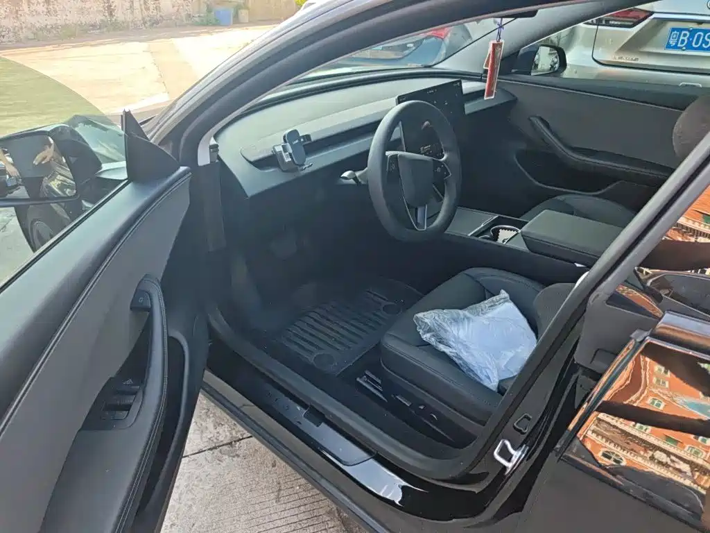 Tesla Model 3 2026 2025 Model Year Facelift Long Range Rear-Wheel Drive