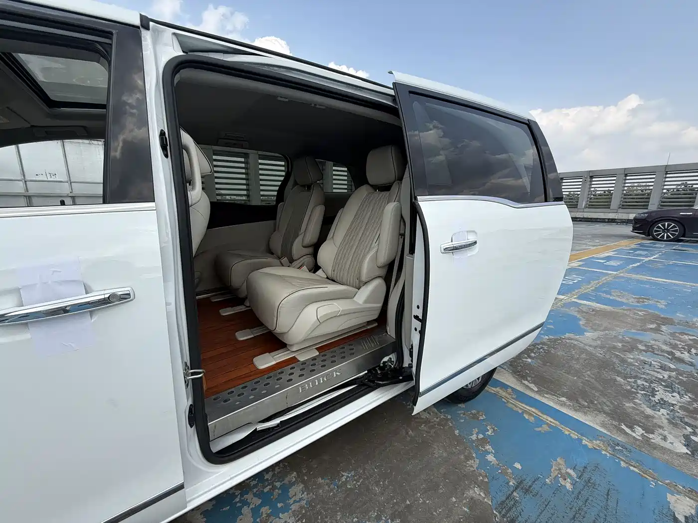 Buick GL8 2021 Land Business Class 652T Luxury фото 13