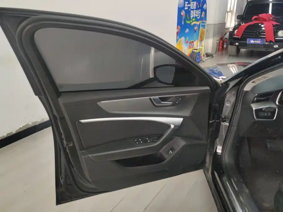 Photo 7 - Audi A6L