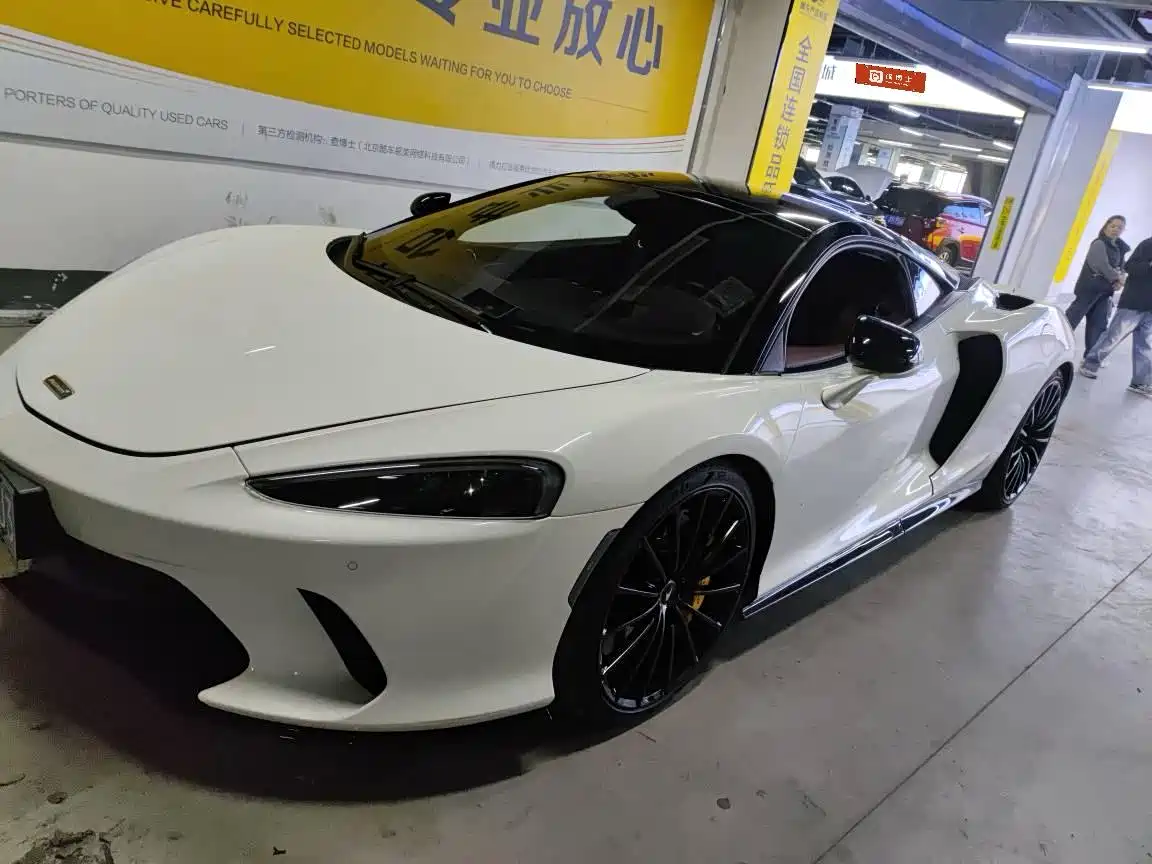 MCLAREN GT