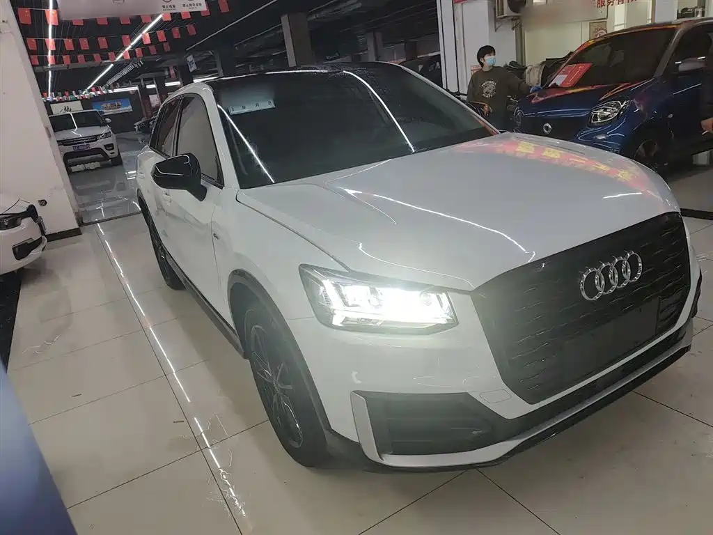 Audi Q2L 2018 35 TFSI Launch Exclusive Edition China VI фото 4