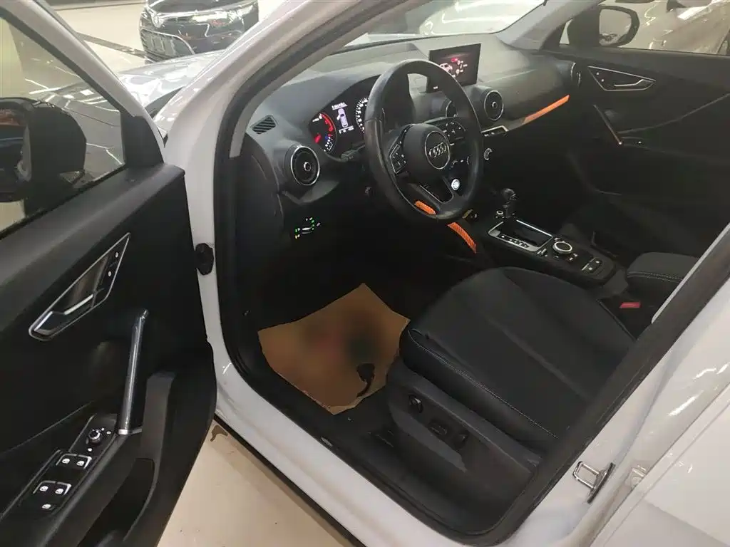 Audi Q2L 2018 35 TFSI Launch Exclusive Edition China VI фото 16