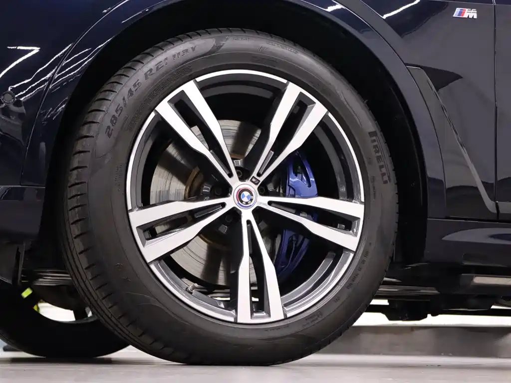 BMW X7 2023 xDrive40i Exclusive M Sport Package фото 28