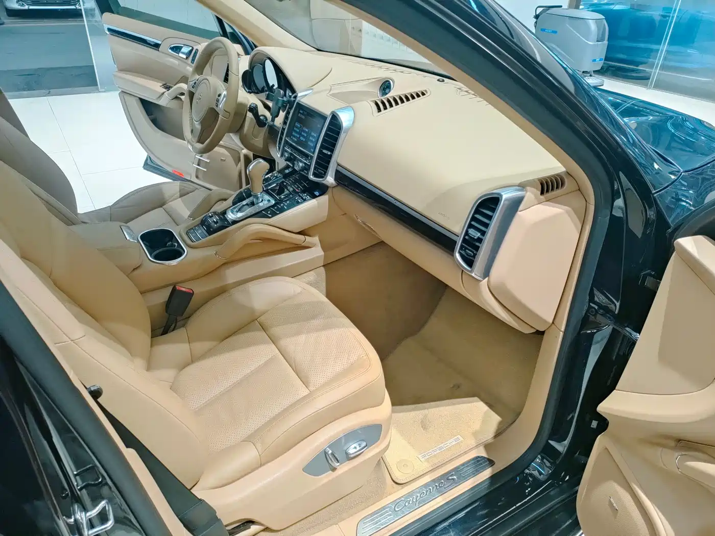 Porsche Cayenne 2011 Cayenne S 4.8L фото 10