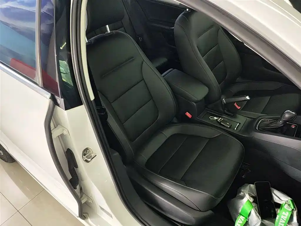 Volkswagen Sagitar 2017 1.6L Automatic Comfort фото 25