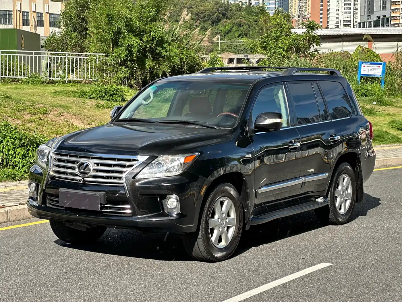 Lexus LX