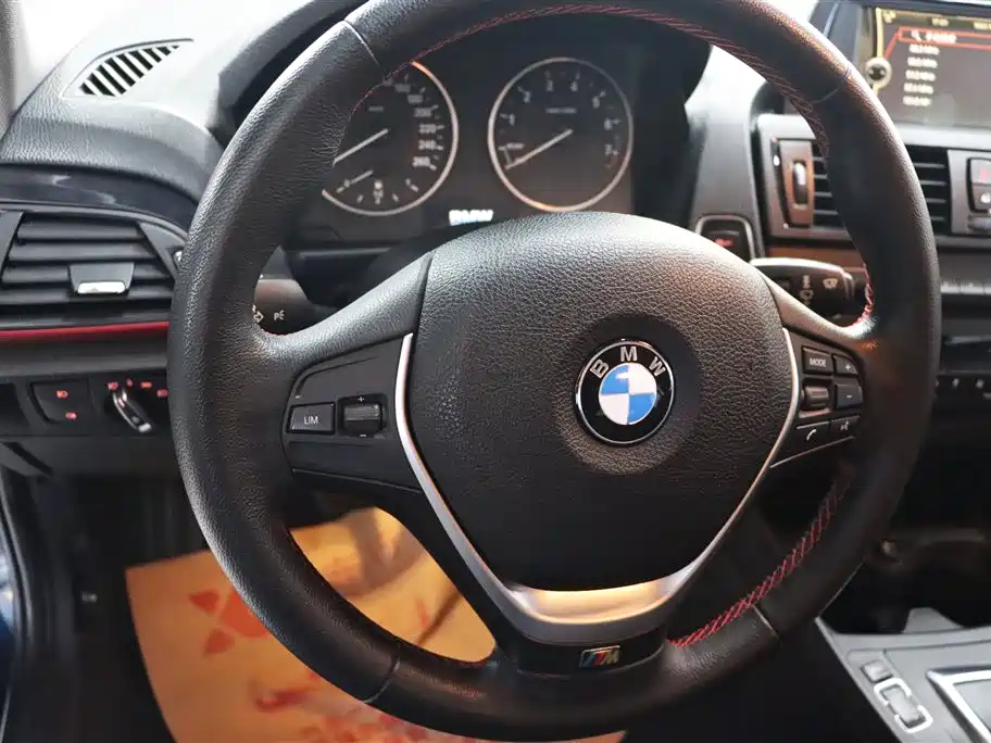 BMW 1 Series (Import) 2013 Facelift 118i Sport Model фото 12