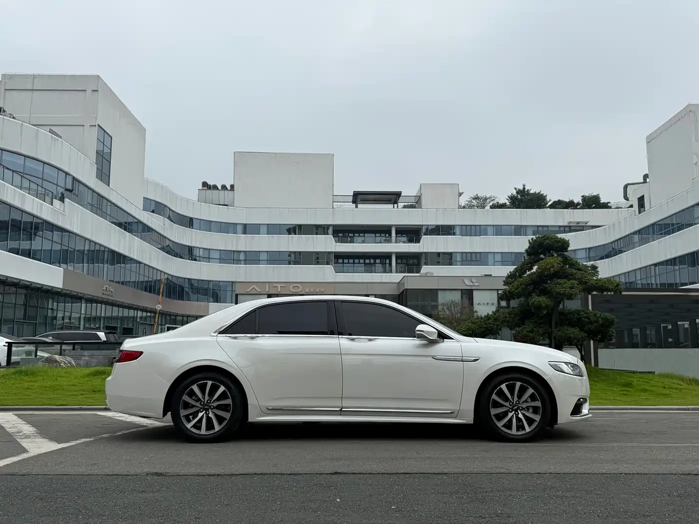 Lincoln Continental 2018 2017 2.0T 2WD Premium Edition