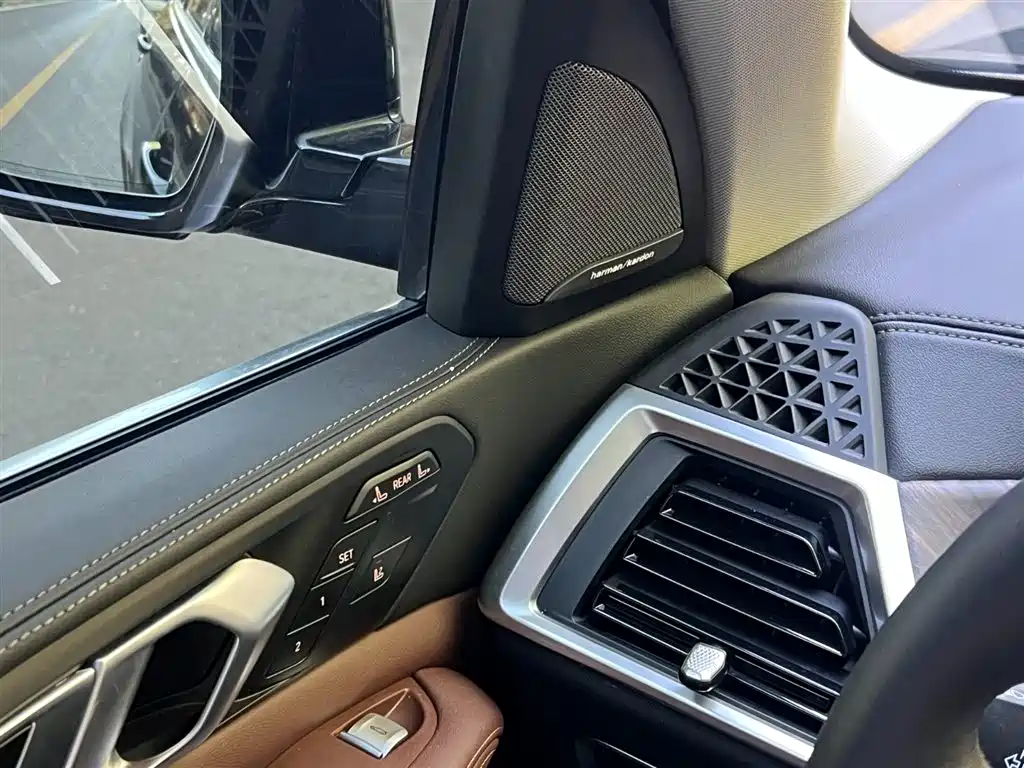BMW X7 2023 xDrive40i Leading Luxury Package фото 13