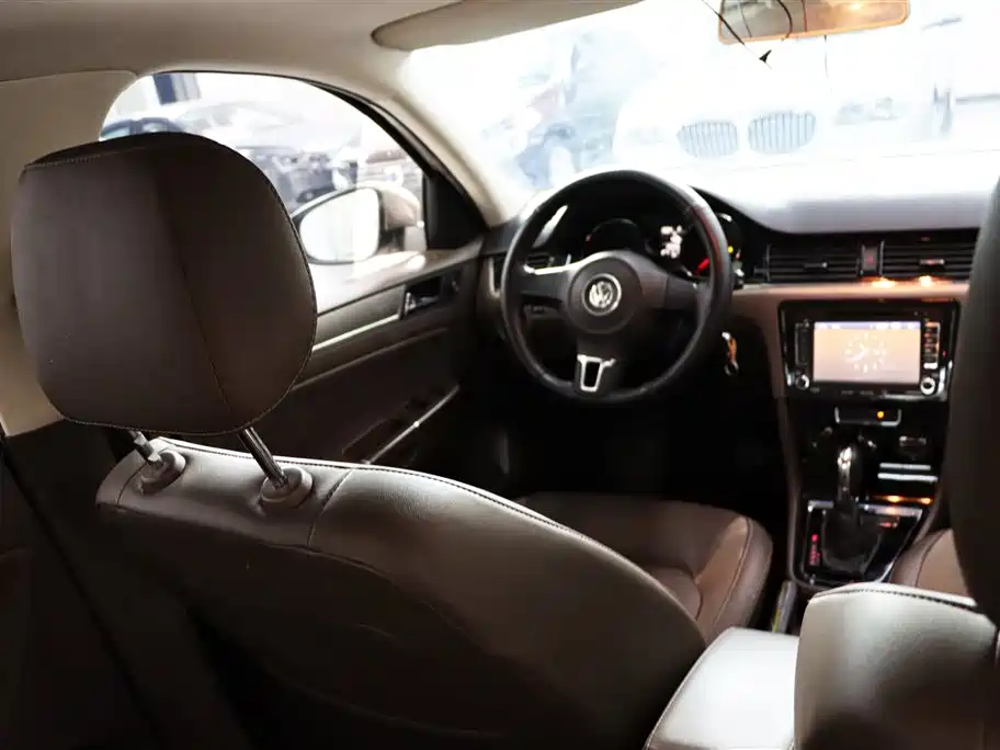 Volkswagen Bora 2014 1.6L Automatic Comfort Edition фото 18