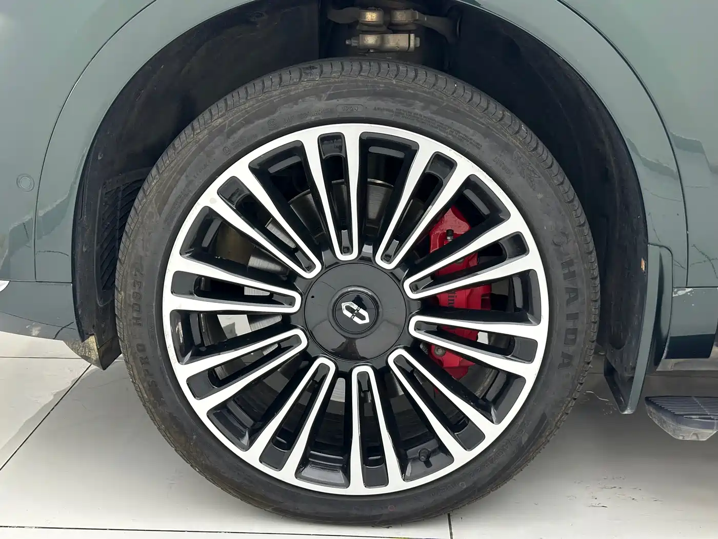 AITO Wenjie AITO M9 2024 Range Extender Ultra 52kWh 6-seater фото 20