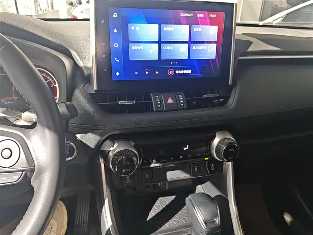Toyota RAV4 Rongfang 2022 2.0L CVT 4WD Trend Plus Edition фото 9