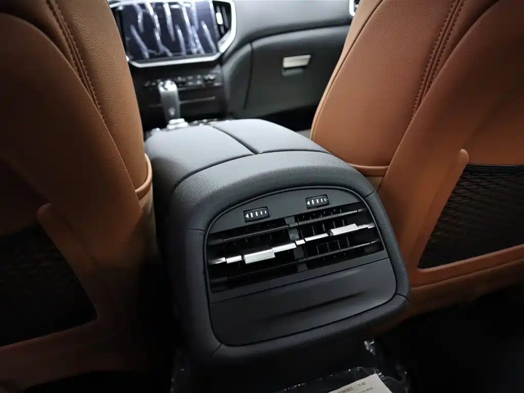 Maserati Ghibli 2023 2.0T GT фото 15