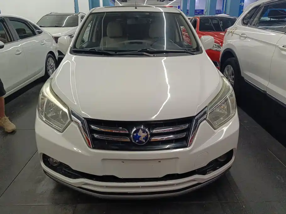 Venucia R50 2015 2015 1.6L Automatic Luxury Edition