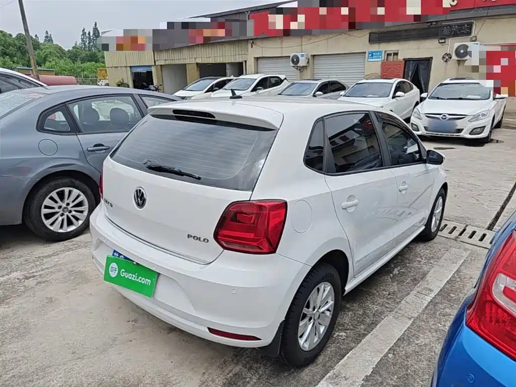 Volkswagen Polo 2014 1.4L Manual Trend Edition фото 7