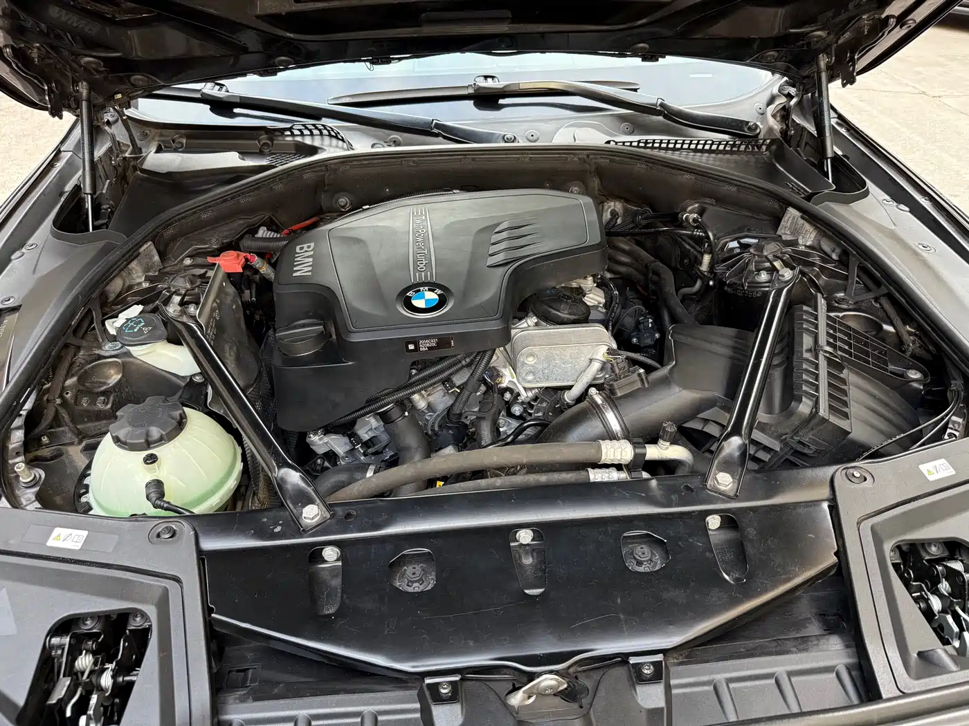 BMW 5 Series 2017 525Li Luxury Design Package фото 31