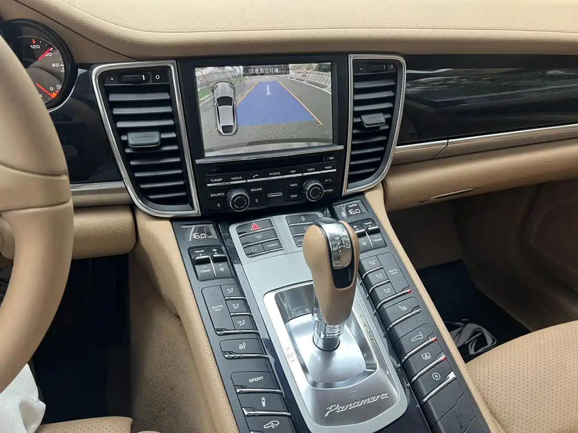 Porsche Panamera 2013 Panamera Platinum Edition 3.6L фото 5