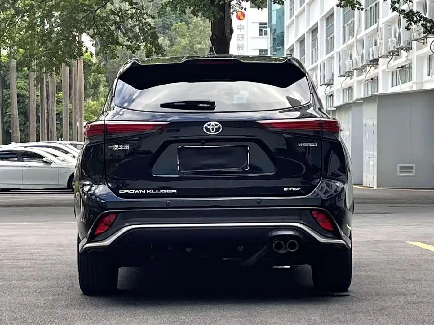 Toyota Crown Kluger 2023 2.5L HEV AWD Luxury Edition фото 15