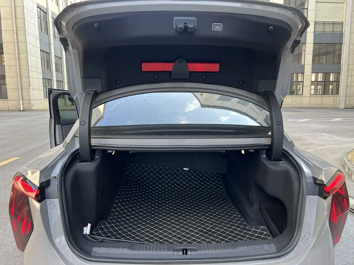 Hongqi EH7 2024 Model 760 Pro+ AWD фото 23
