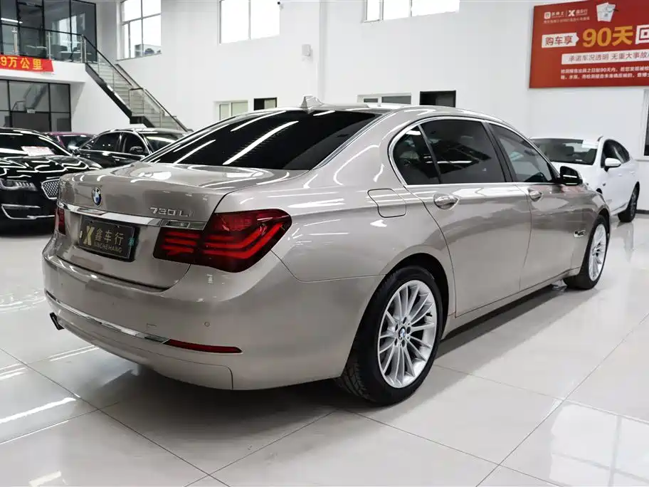 BMW 7 Series 2014 730Li Premium фото 8