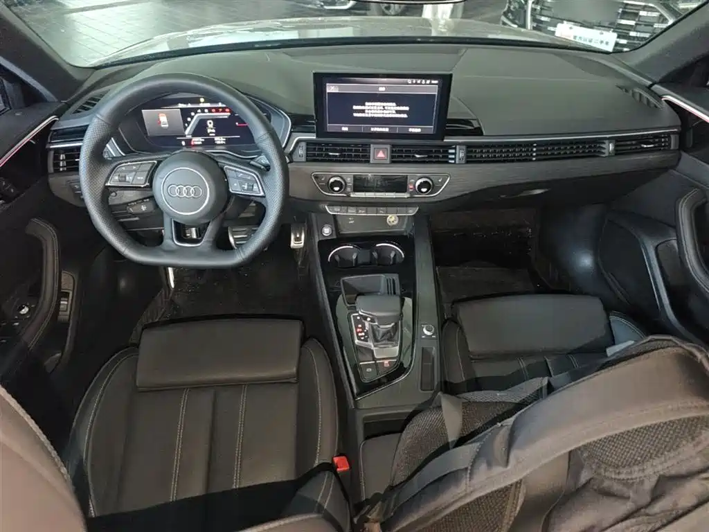 Audi A4L 2023 40 TFSI Luxury Sport фото 16