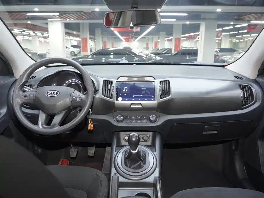 Kia Sportage 2012 2.0L Manual 2WD GL фото 16