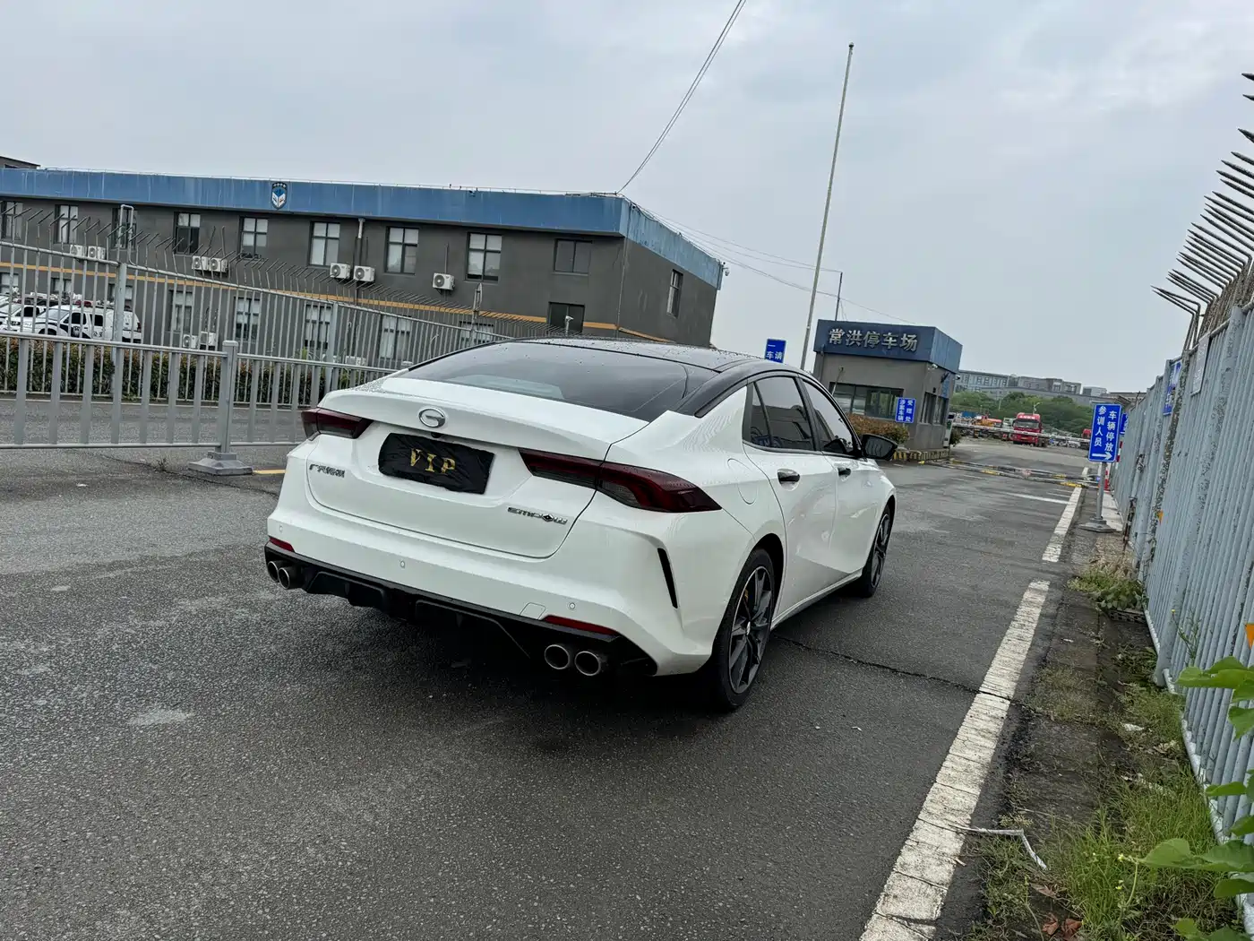 GAC Trumpchi Trumpchi Emkoo 2023 270T DCT J16 Edition фото 15