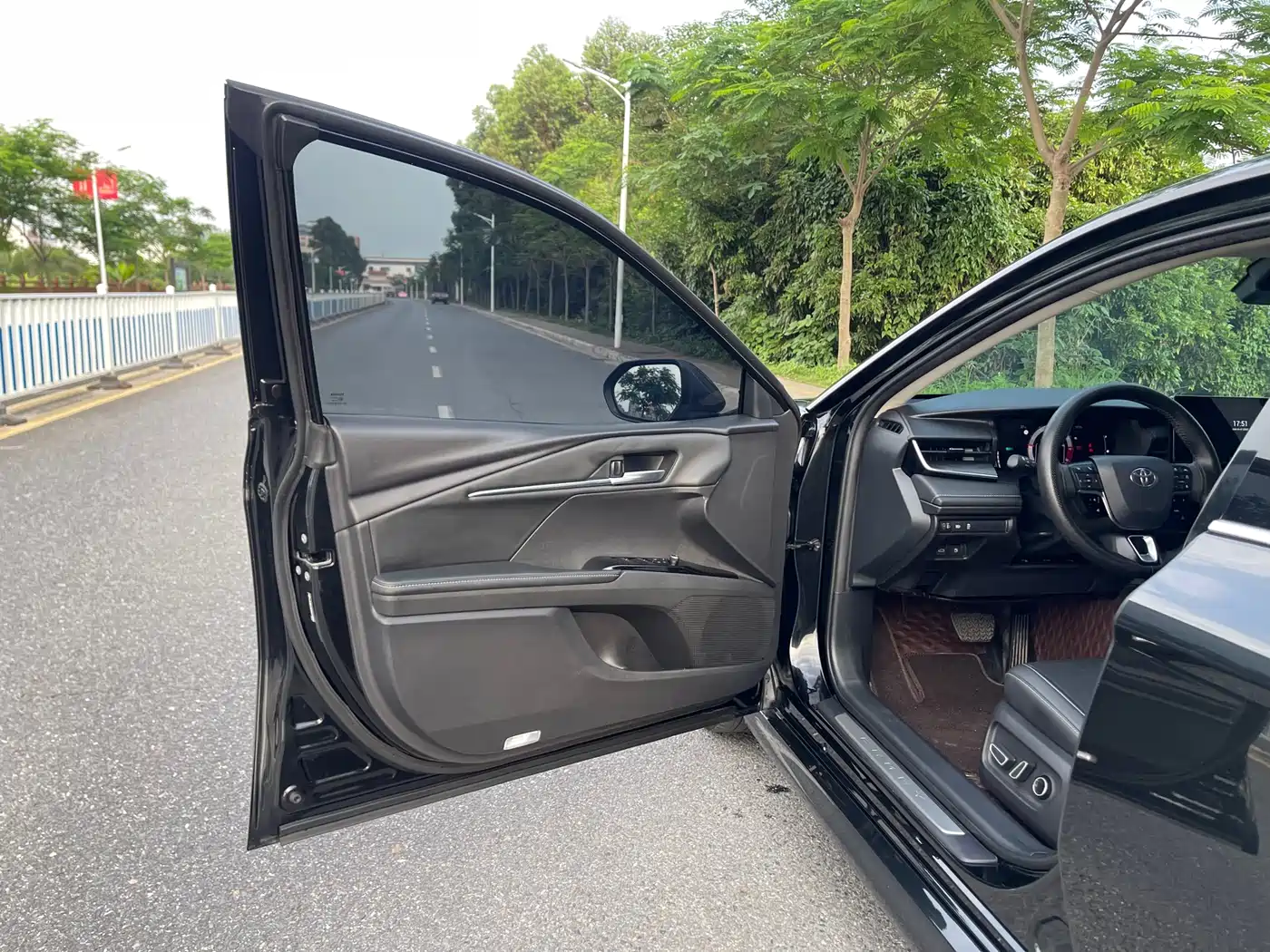Toyota Camry 2024 Hybrid 2.0HGVP Luxury Edition фото 21
