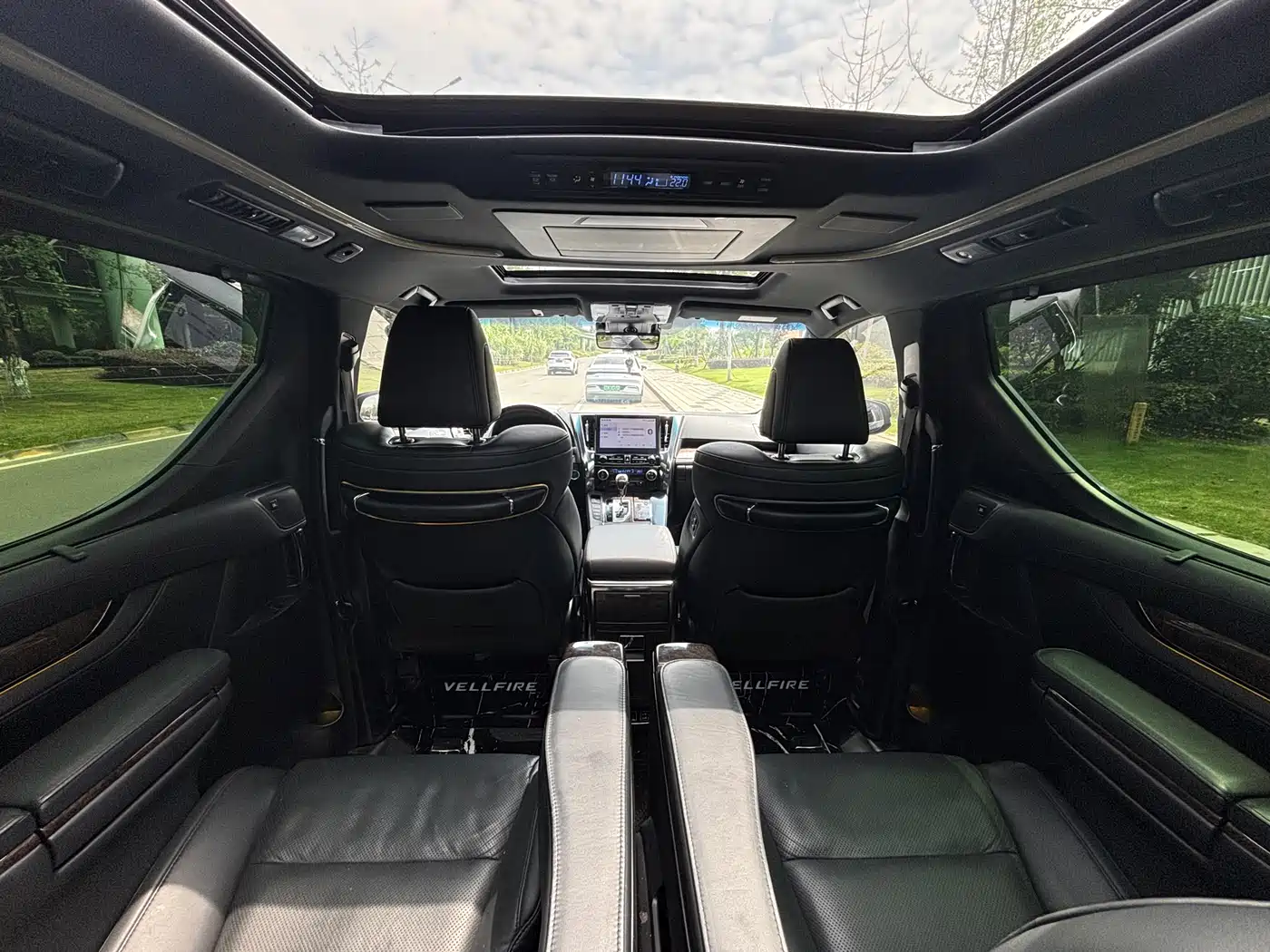 Toyota Alphard 2021 Hybrid 2.5L Premium фото 19
